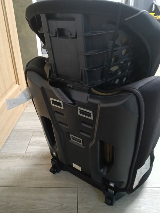Scaun auto cu prindere in isofix