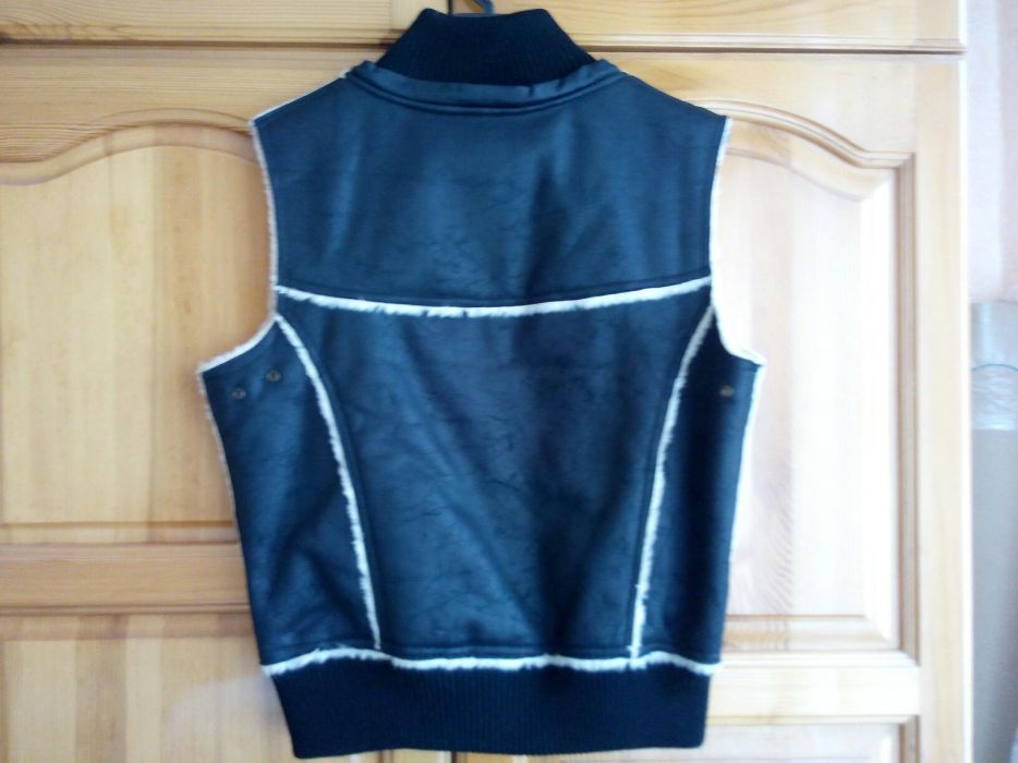 Дамско елече с качулка-намалено