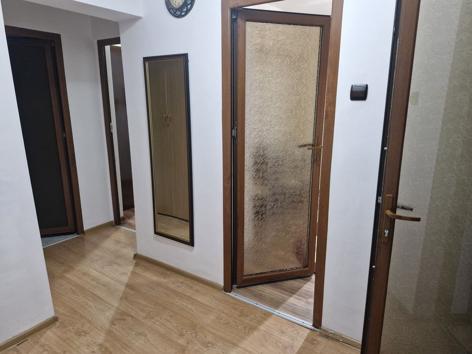 Inchiriez apartament