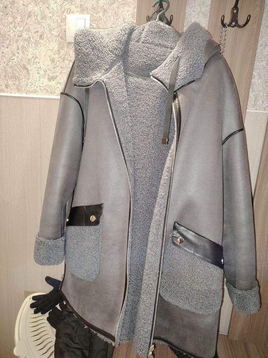 Цена до конца недели. Продам новую дубленку(двухсторонняя)