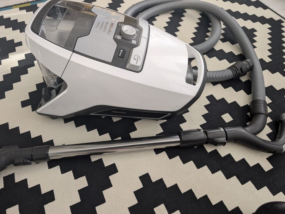 Aspirator Miele Blizzard CX1 Excellence 900 w