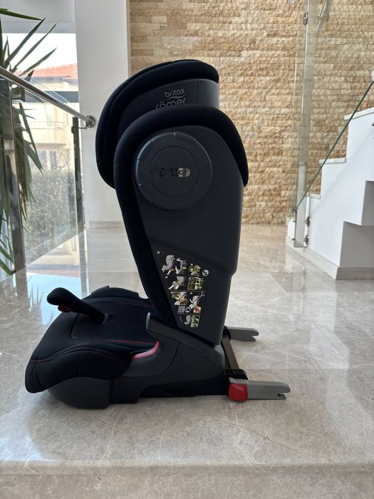 Детски стол за кола Britax Romer Kidfix III, M 15-36 kg, с ISOFIX