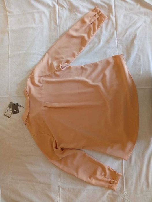 Продам блузку размер 50