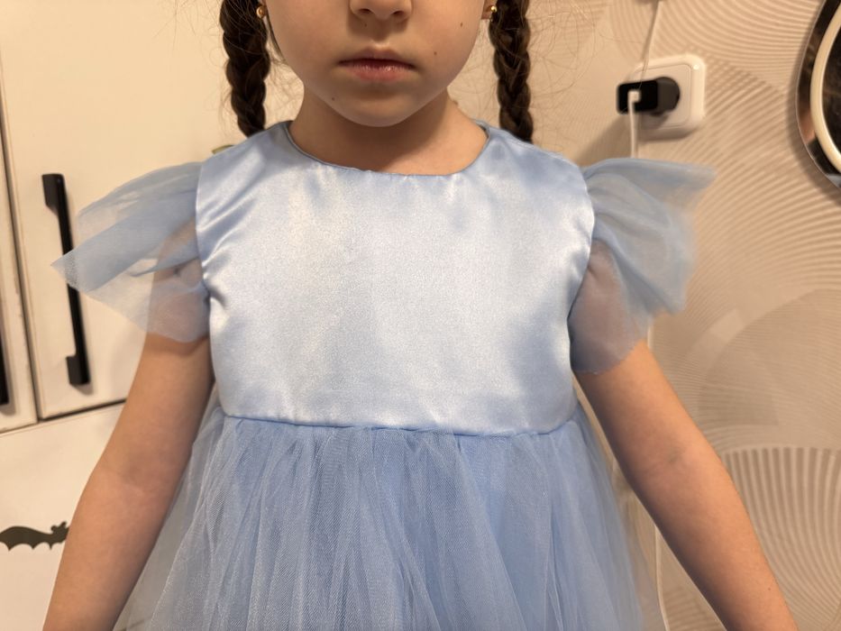 Продам платье на девочку