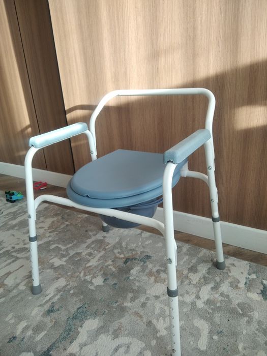 Санитарный стул, стул унитаз