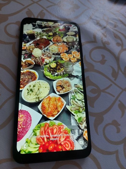 Продам Самсунг А11.