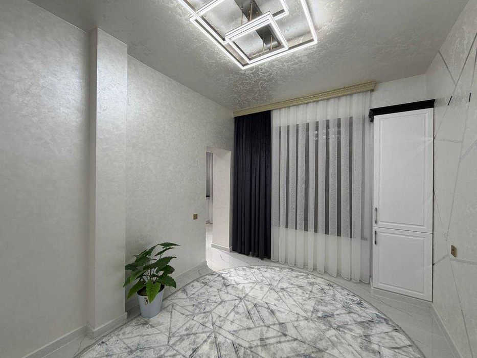 Продаётся 4х комнатная квартира по выгодной цене ЗАХОДИ ЖИВИ СПЕШИТЕ!