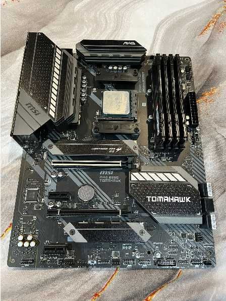 Kit Ryzen 7 5800x3D , MSI B550 Tomahawk si 32 GB DDR4  3600MHz CL17
