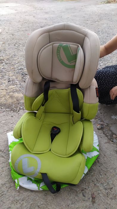 Продается детское автокресло Lorelli
