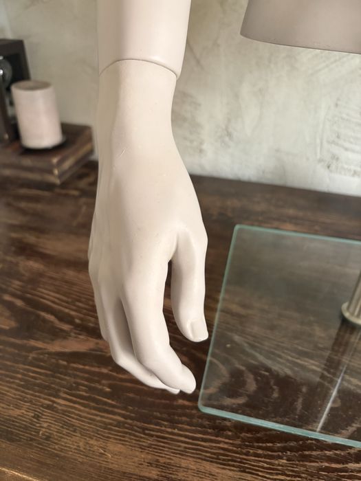 Манекен торс, 2 броя мъжки и 2 дамски. Гъвкави дървени ръце за манекен.