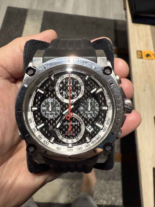 Bulova precisionis diver