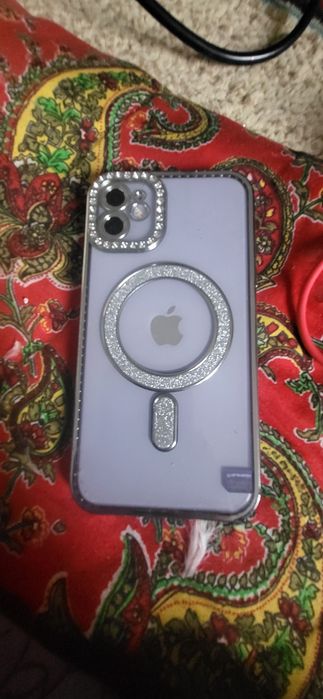 Айфон 11 продаю айфон