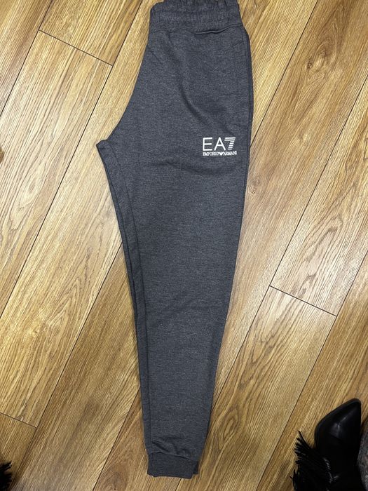 Мъжки екип нов сив