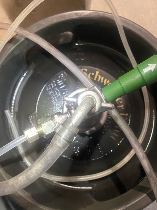 Butoi inox invelit in cauciuc / plastic de 50 l cu robinet