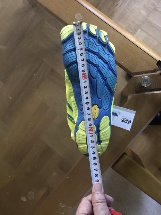 Обувки с пръсти vibram
