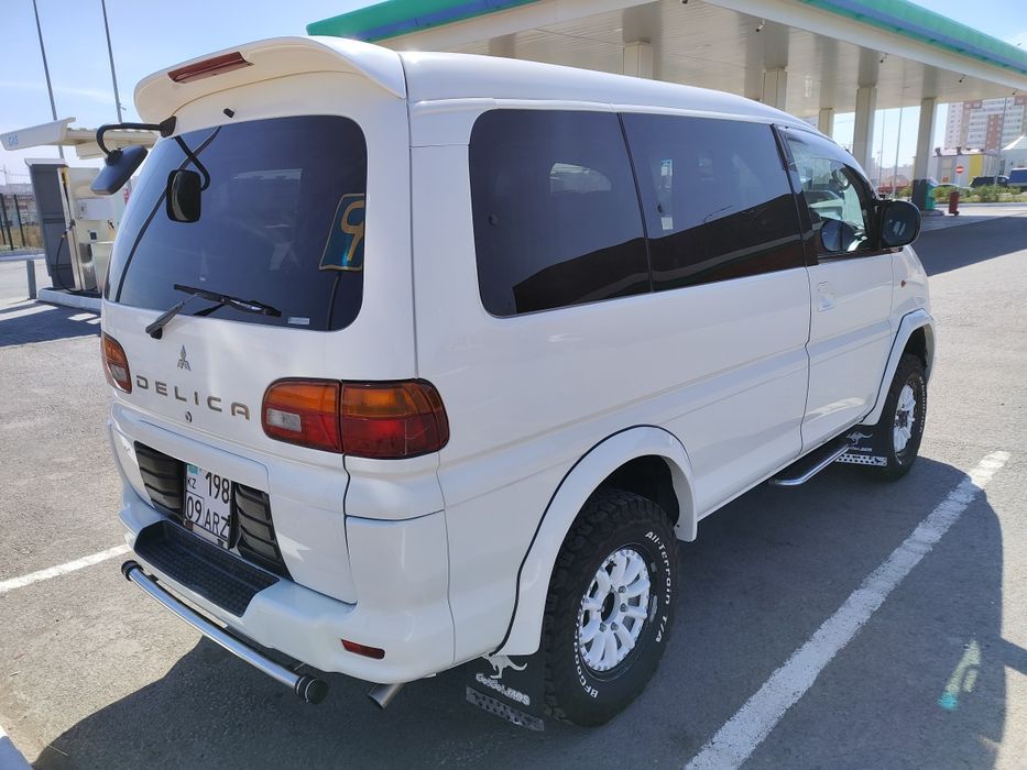 Mitsubishi Delica