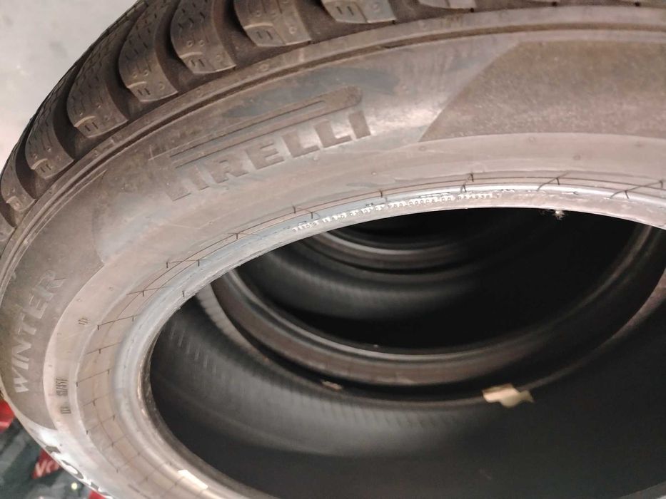 2бр. зимни гуми 215/55/18 Pirelli
