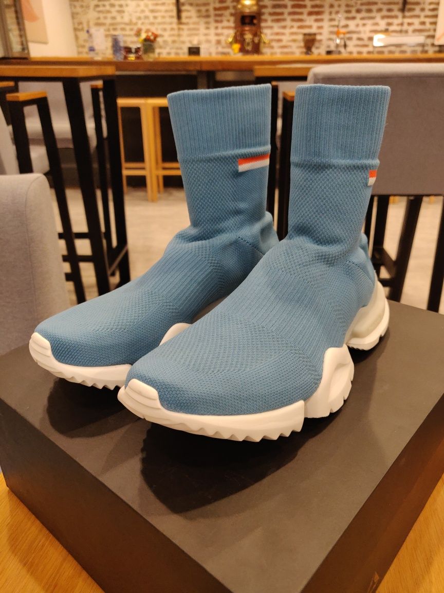 Reebok tech sock run online