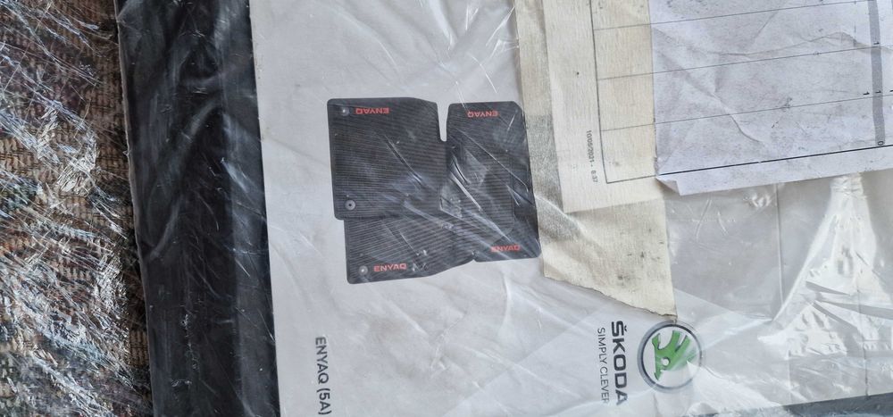 Skoda Enyaq-Гумени стелки