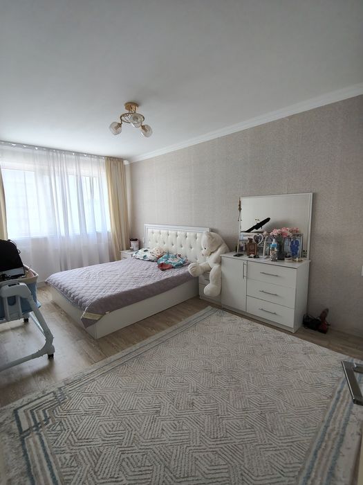 Продам квартиру 3-х комнатную