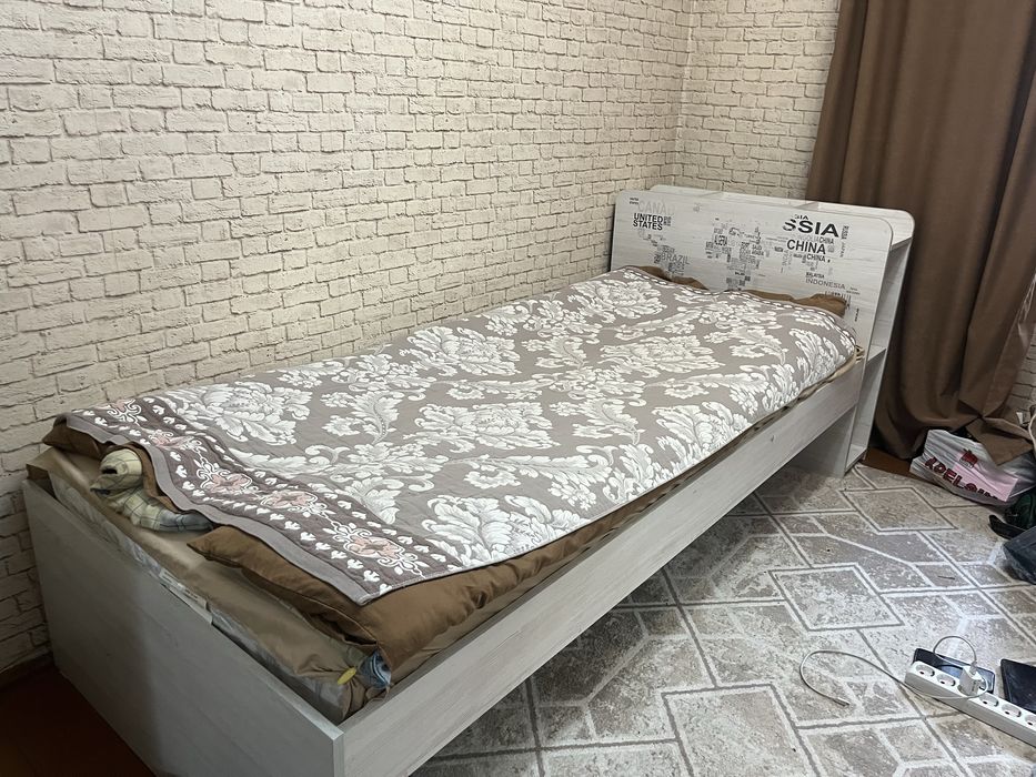 Продам кровать в комплекте со шкафом