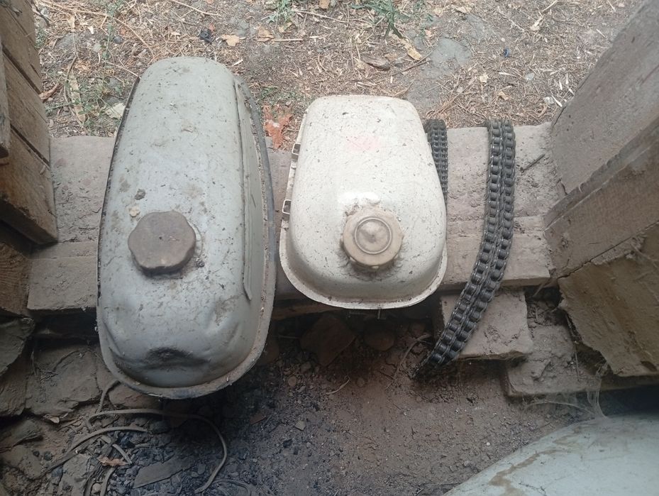 Баки и цепи для мотоцикла