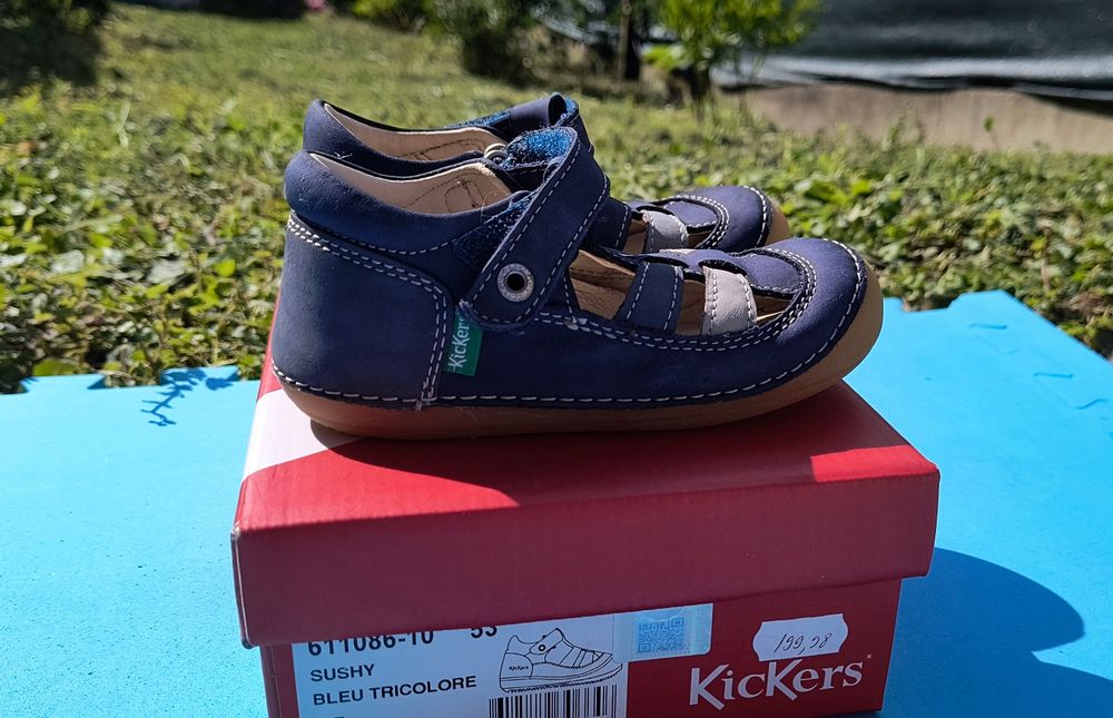 Sandale Kickers, marimea 25