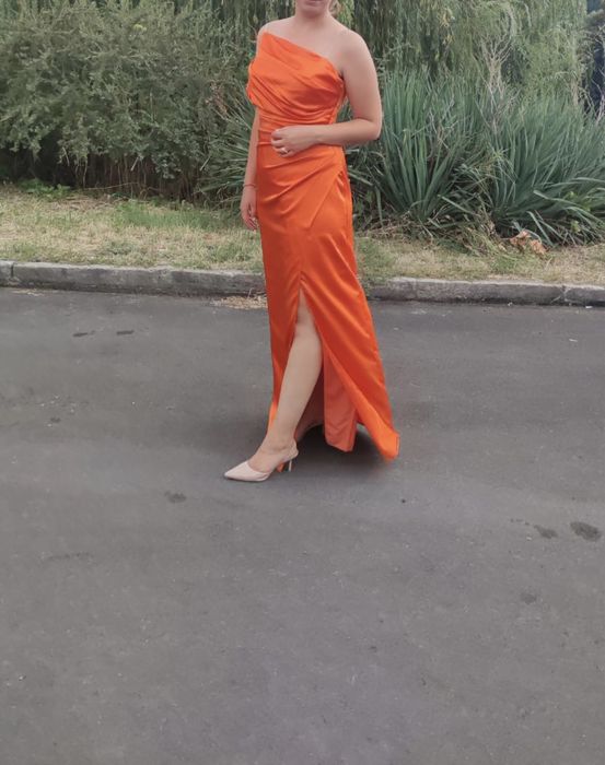 Официална рокля