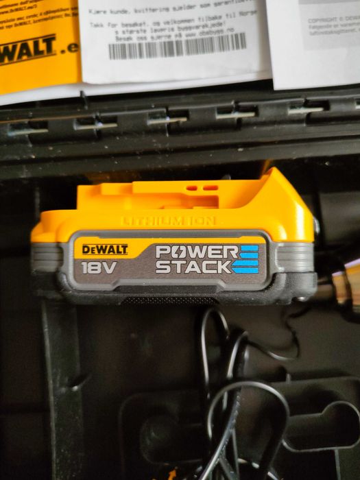 Винтоверт De Walt  DCD 800