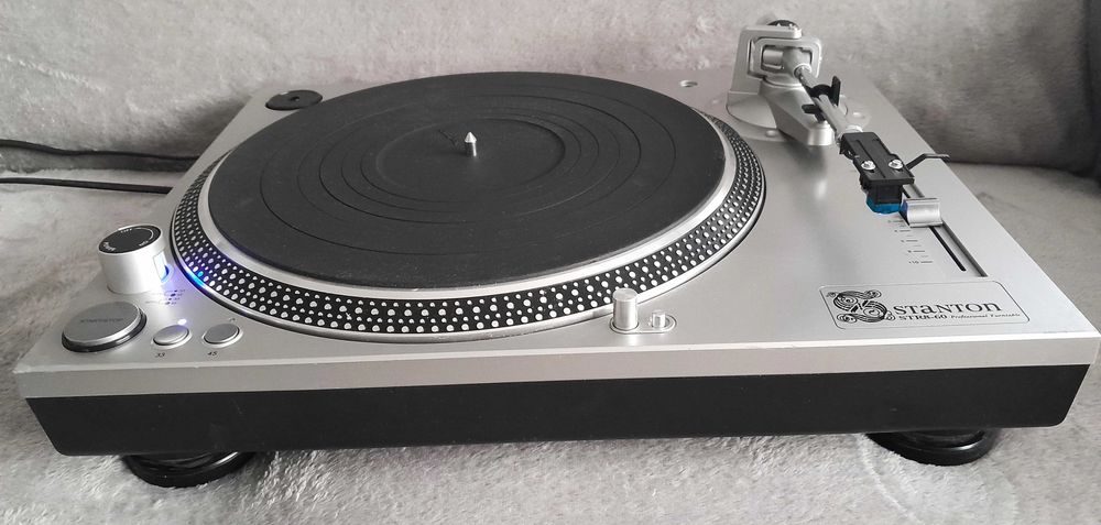 STANTON STR8-60 pick-up profesional pt. DJ și scratching