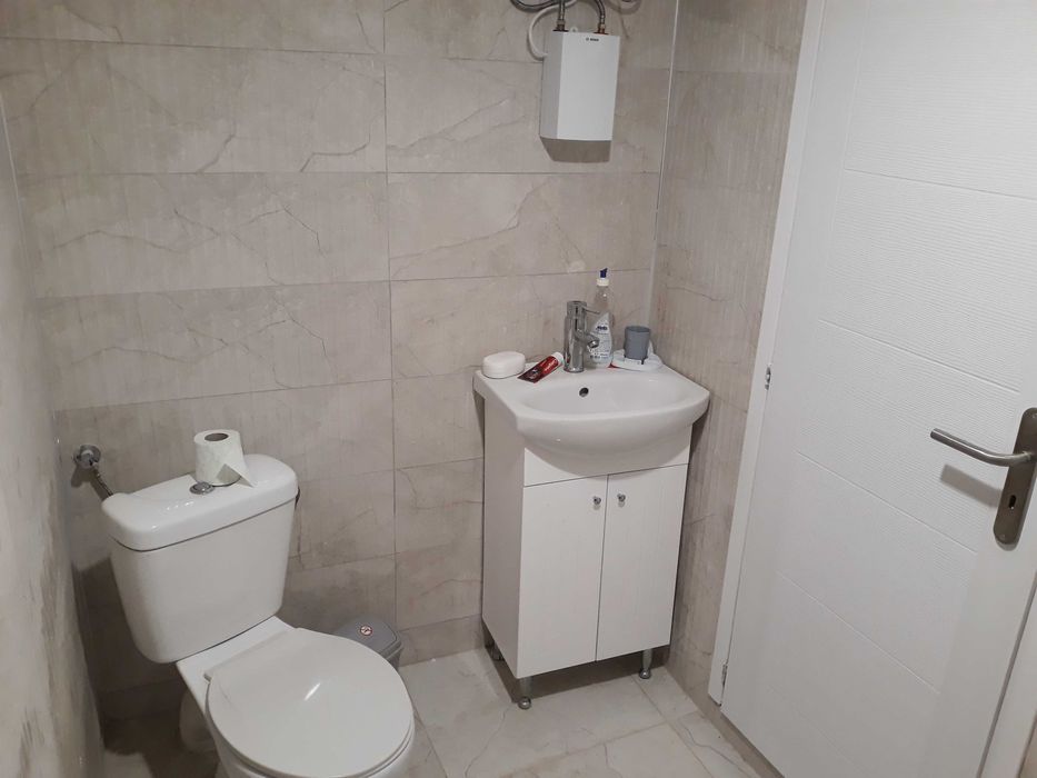 Продавам Вила на 2 етажа в село Малево до Хвойна