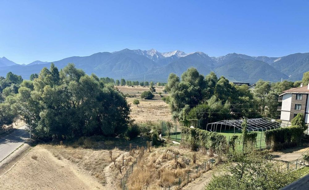 Тристаен апартамент с два балкона в комплекс в район Разлог и Банско