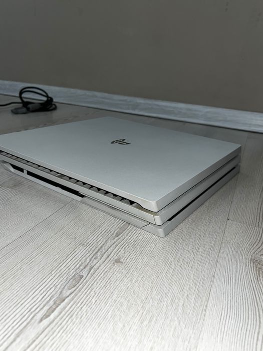 PlayStation 4pro white