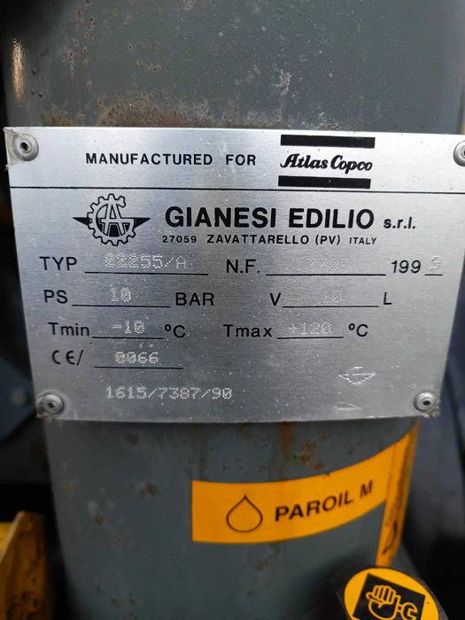 Vând compresor industrial