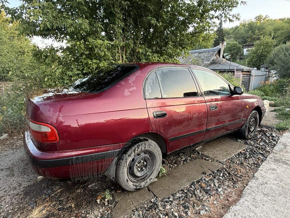 Продам машину Toyota Carina E