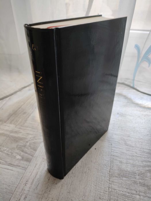 Dan Brown - Origini, Editura RAO 2017. Volum cartonat, 528 pagini.