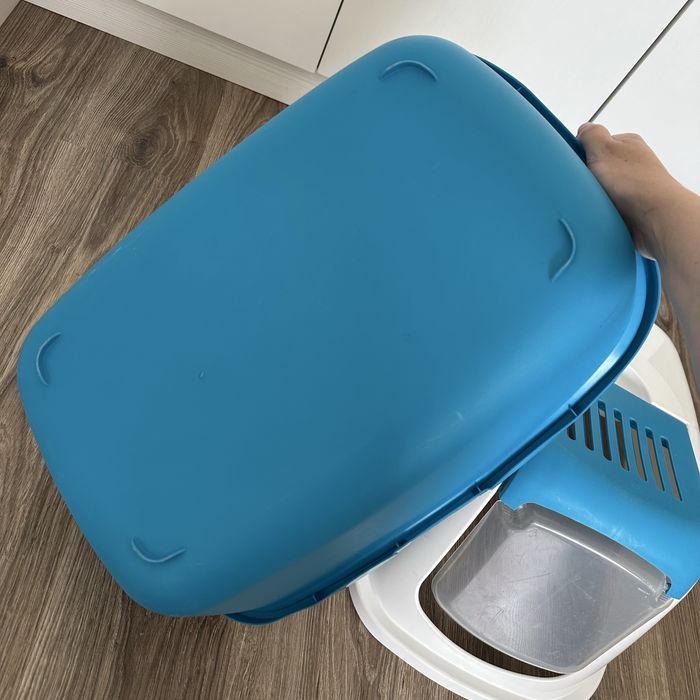 Продам лоток для кошек и котов