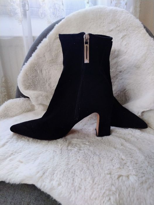 Botine din piele întoarsă cu toc Reseved