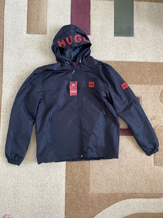 Geaca HUGO BOSS, noua cu eticheta marimea L