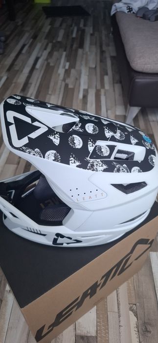 Casca MTB full face Leatt gravity 4.0