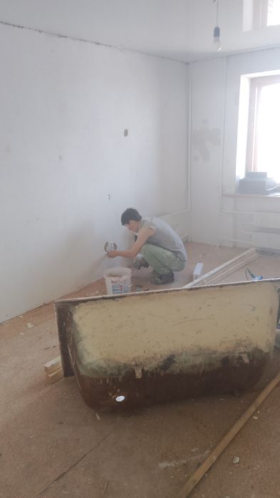 Малярная работа, клеим стехлахос под покраска  .Уральска