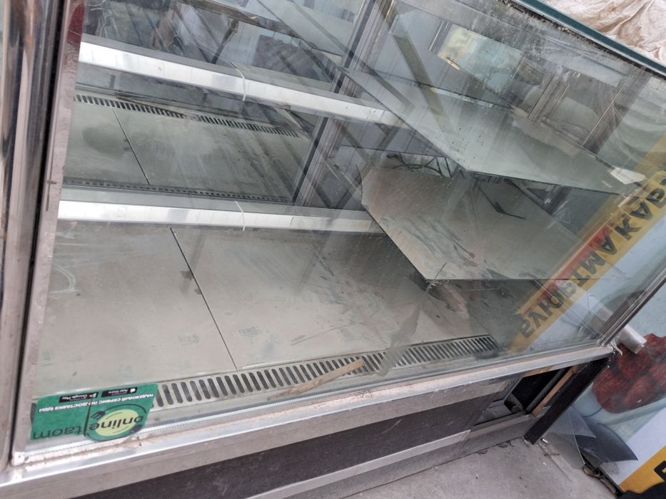 Dokonlar uchun vitrinalar bor arzon narxlarda