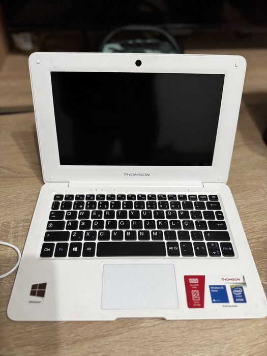 Laptop Thomson ultra-portabil - Windows 10