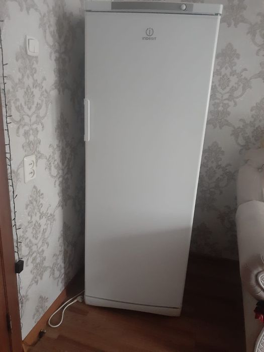 Продам морозильную камеру