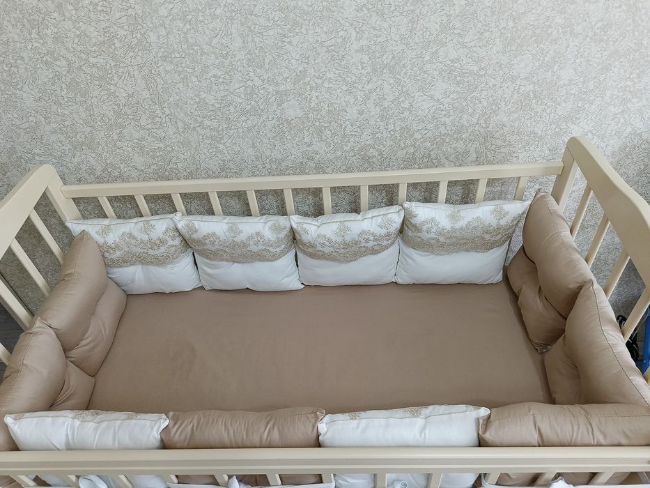 Детская кроватка маятник