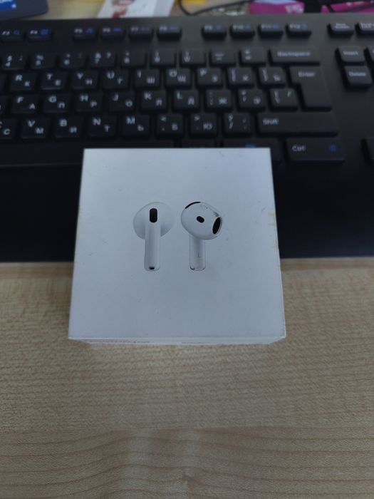 Наушники AirPods 4
