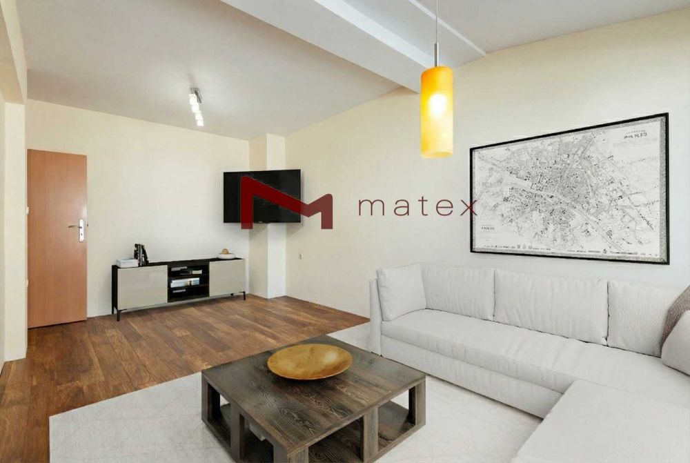 Тристаен Тухлен До Училище Васил Друмев - Траян Кателиев