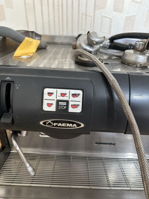 Продам кофемашину б/у