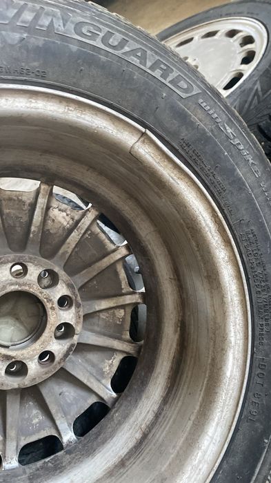 Продам комплект резины с дисками