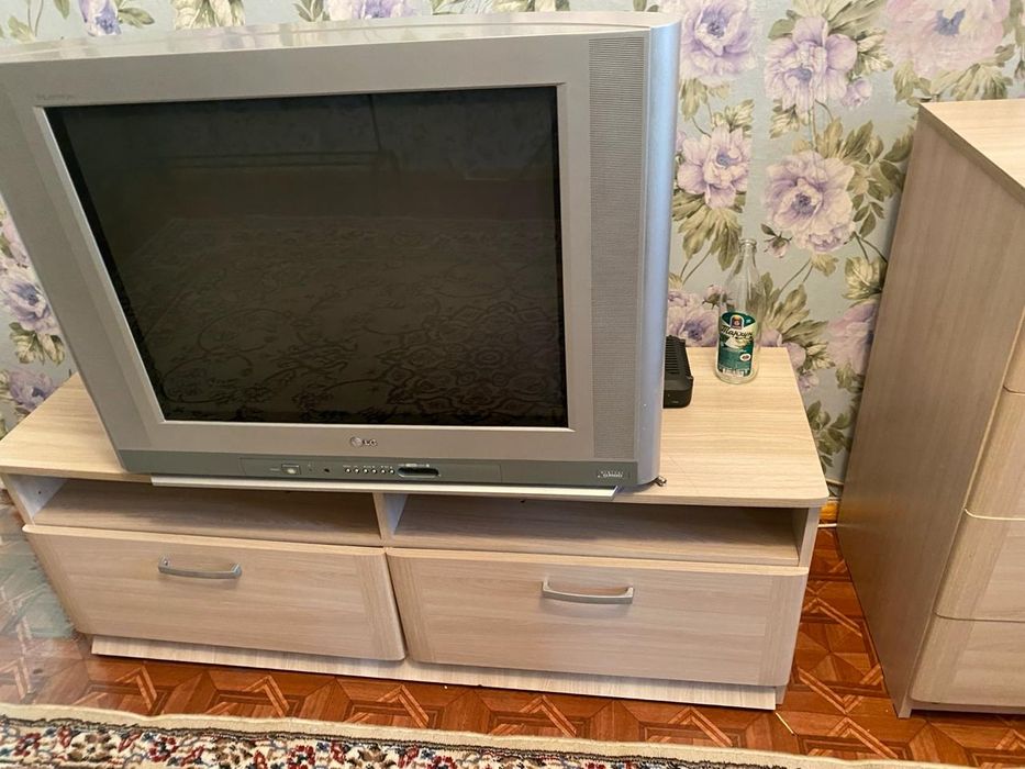 Срочно продам телевизор